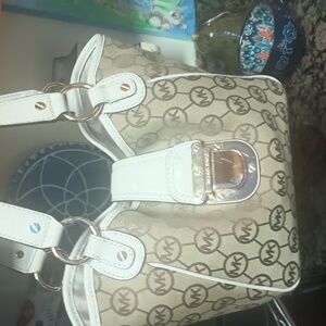 Michael Kors Beige and White Shoulder Bag